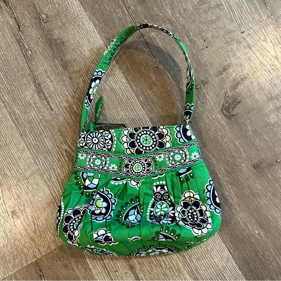 Vera Bradley Handbag Small Hannah Retired print Cupcakes Green Quilted P… - Picture 3 of 8